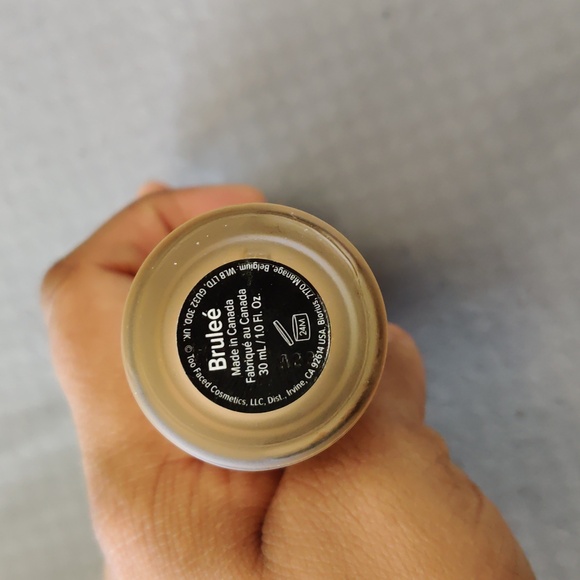 Too Faced - Born this way - Picture 4 of 4